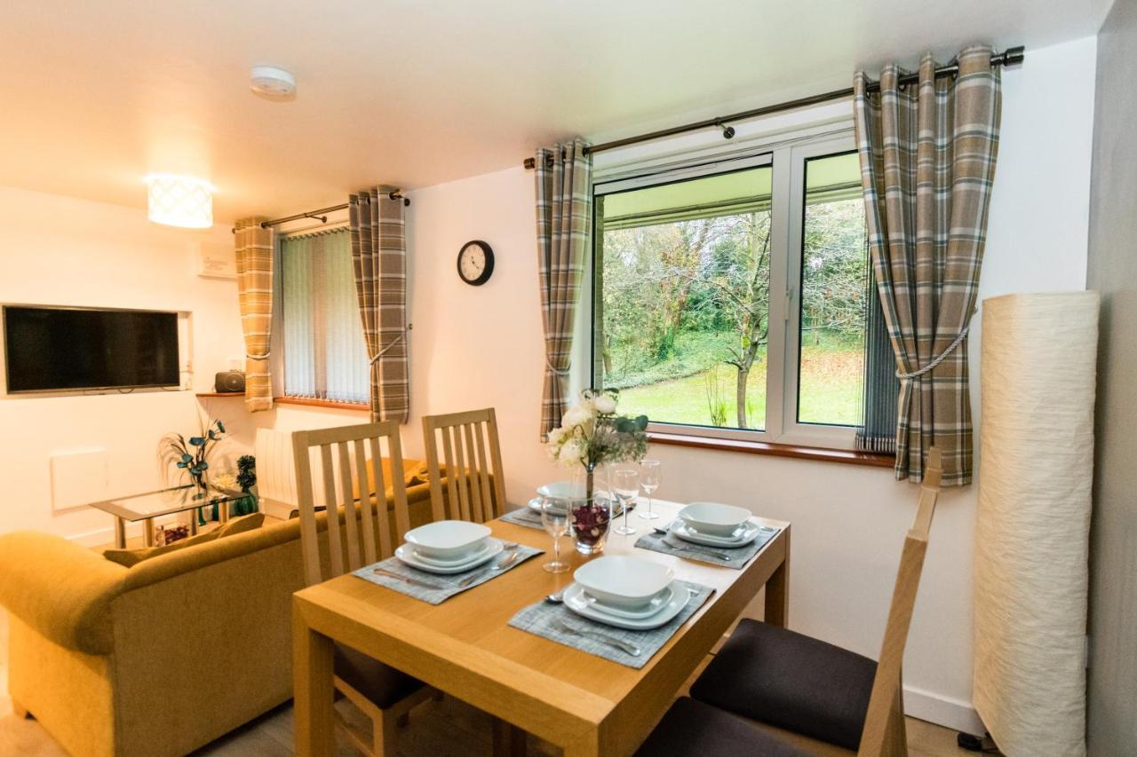 1 Bedroom Newton Apartment L Free Parking L Wigan Royal Infirmary L Haigh Hall L Central Location エクステリア 写真